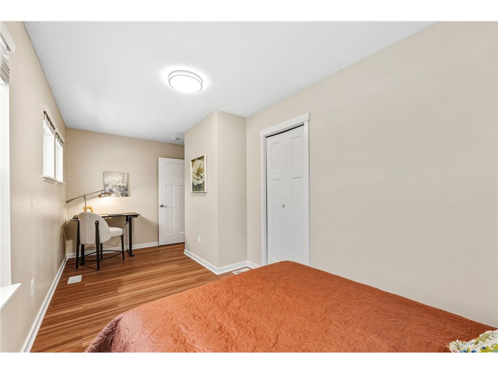 1360 Winthrop Street N #2 Saint Paul MN 55119 7072709 image18