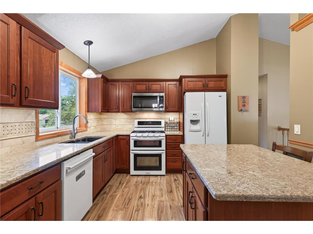 13628 Bryant Place S Burnsville MN 55337 7076582 image17