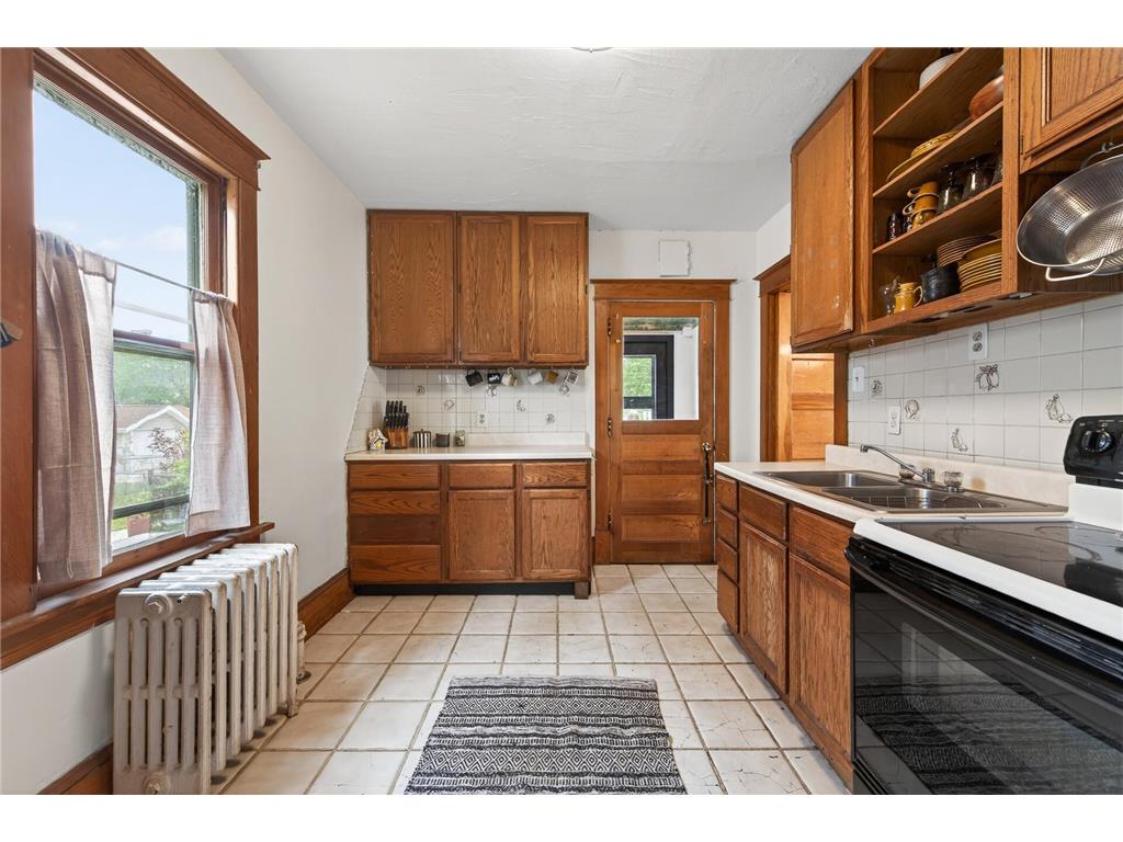 1363 Thomas Avenue Saint Paul MN 55104 7024735 image17