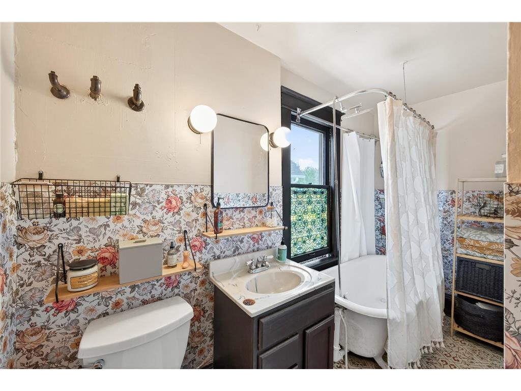 1363 Thomas Avenue Saint Paul MN 55104 7024735 image30