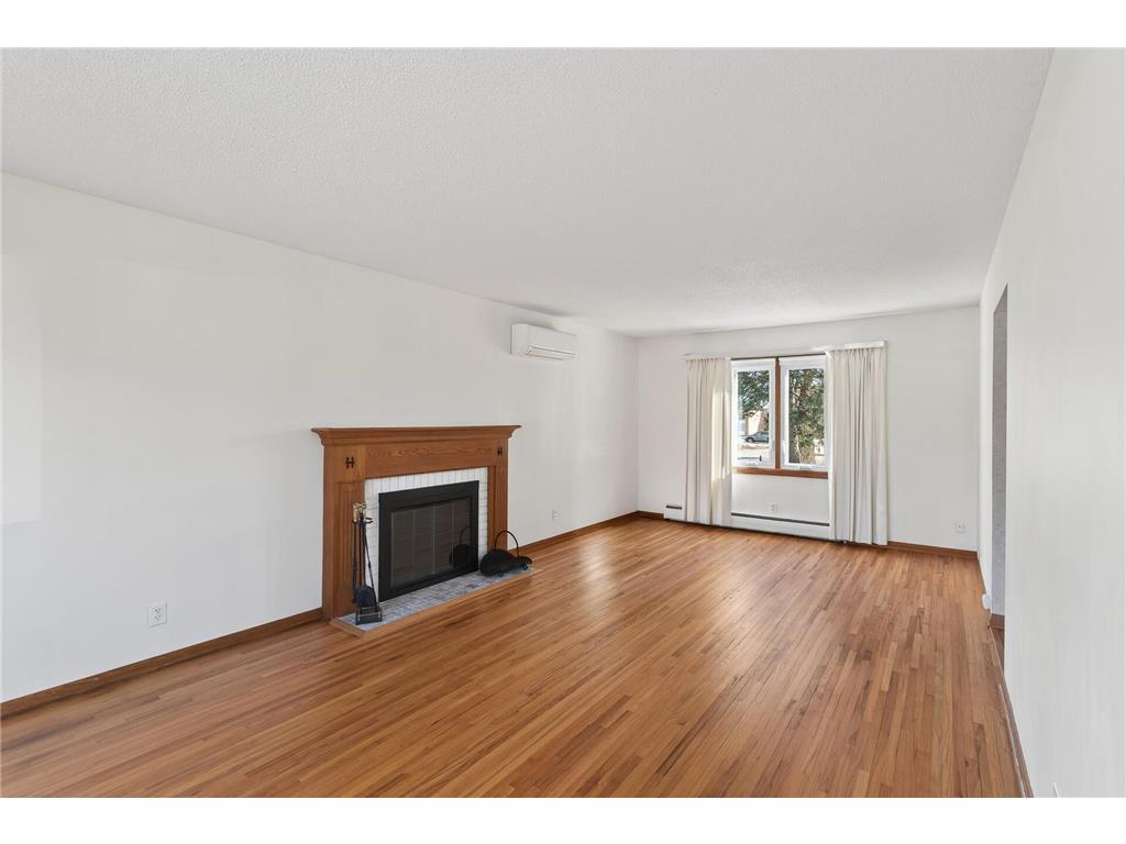 1365 Pinewood Drive Woodbury MN 55125 7028726 image3