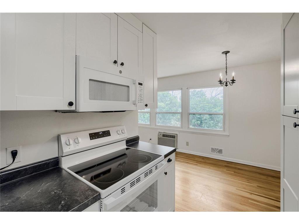 1366 Colonial Drive Roseville MN 55113 7082316 image12