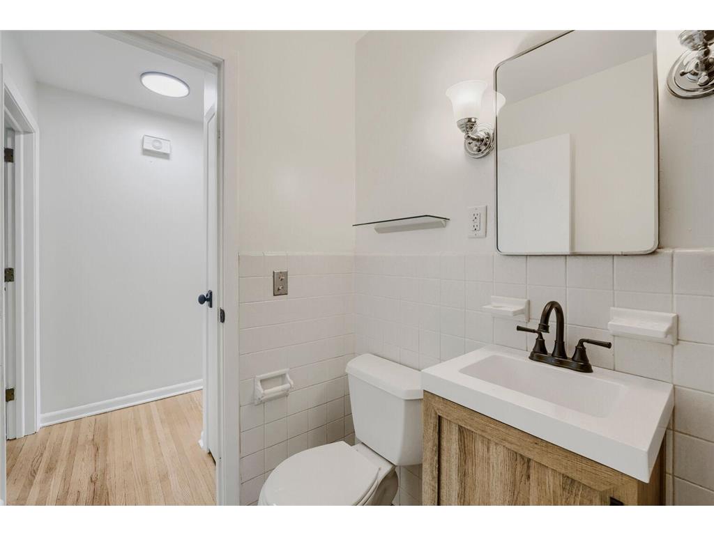 1366 Colonial Drive Roseville MN 55113 7082316 image24