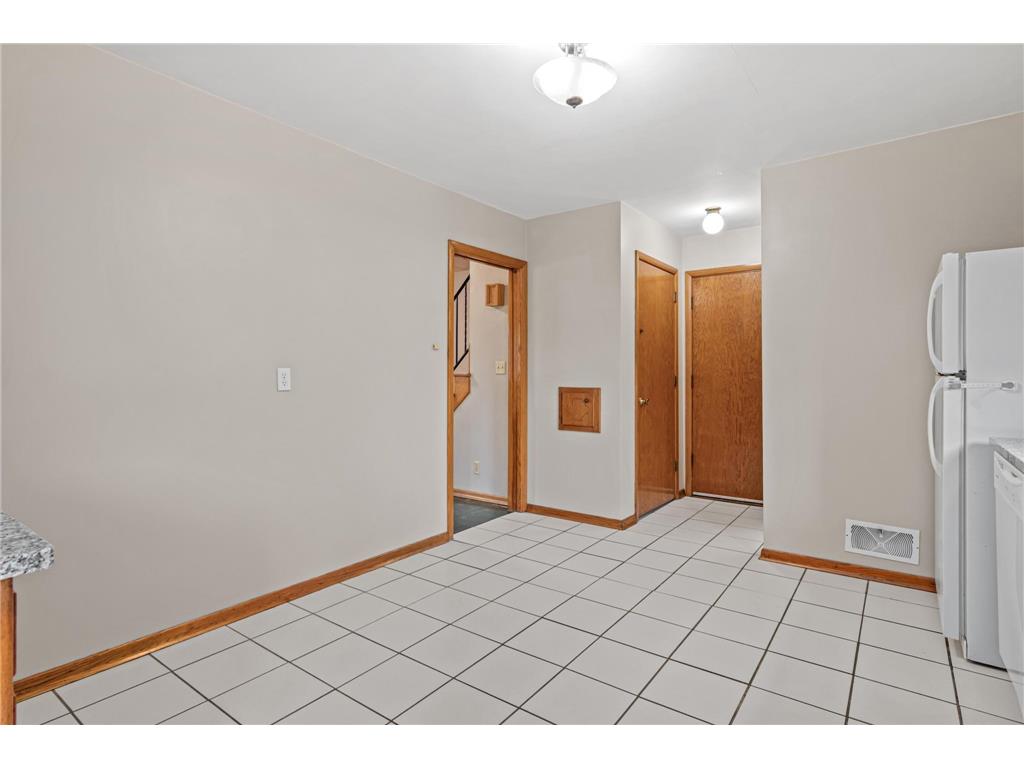 1367 Price Avenue E Maplewood MN 55109 7100800 image12