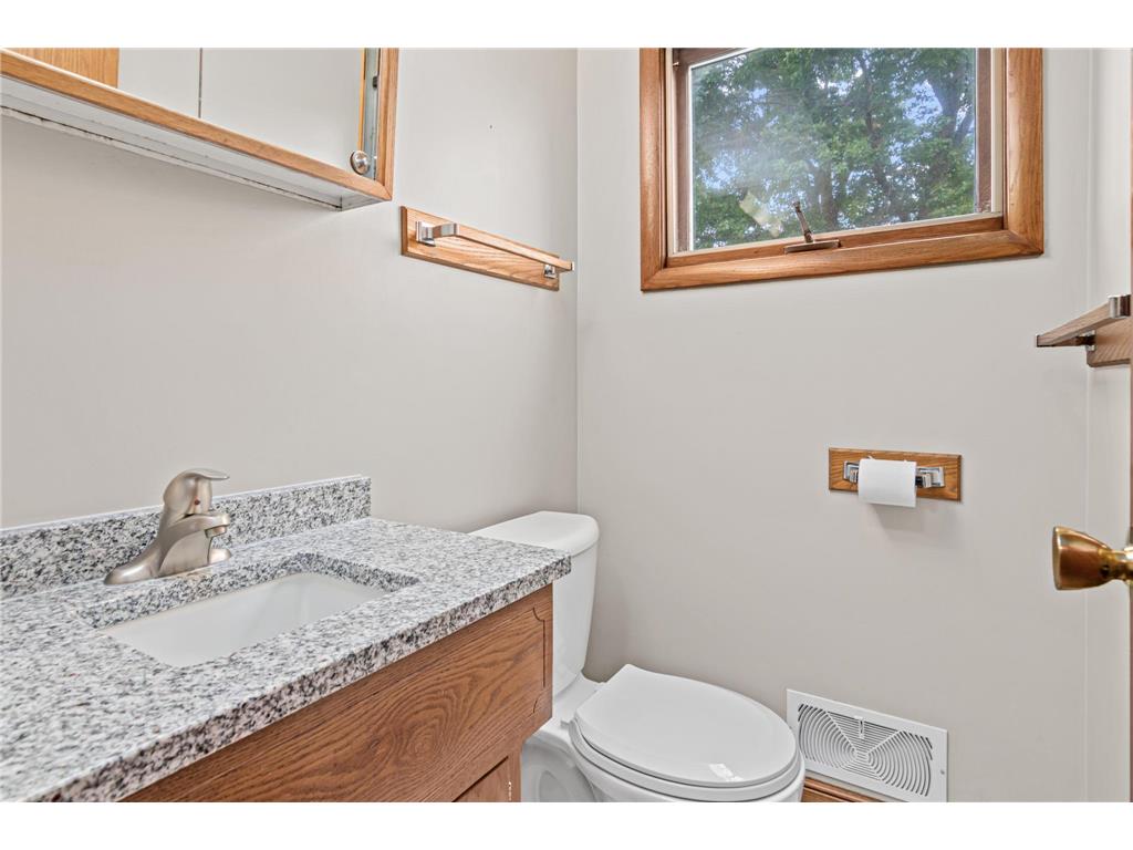 1367 Price Avenue E Maplewood MN 55109 7100800 image13