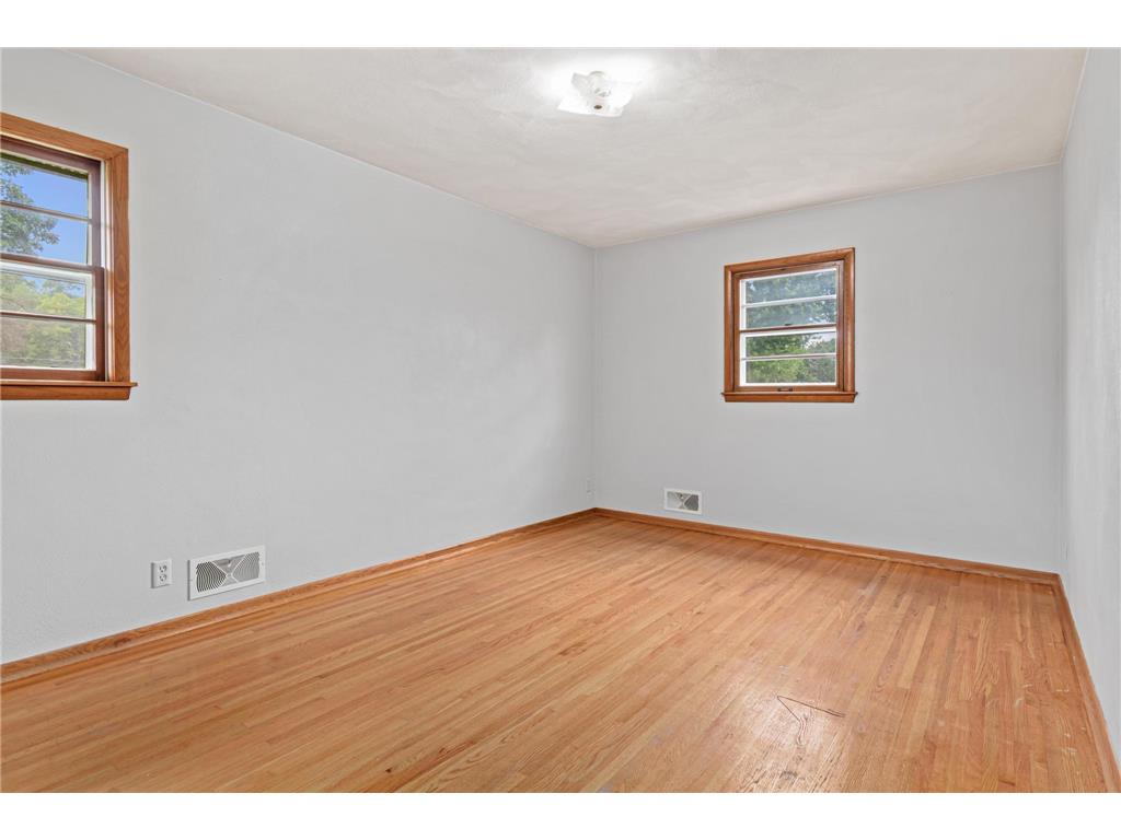 1367 Price Avenue E Maplewood MN 55109 7100800 image16