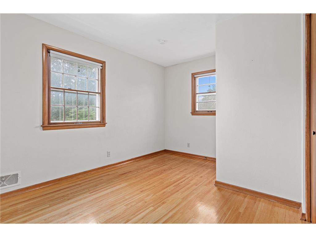 1367 Price Avenue E Maplewood MN 55109 7100800 image18