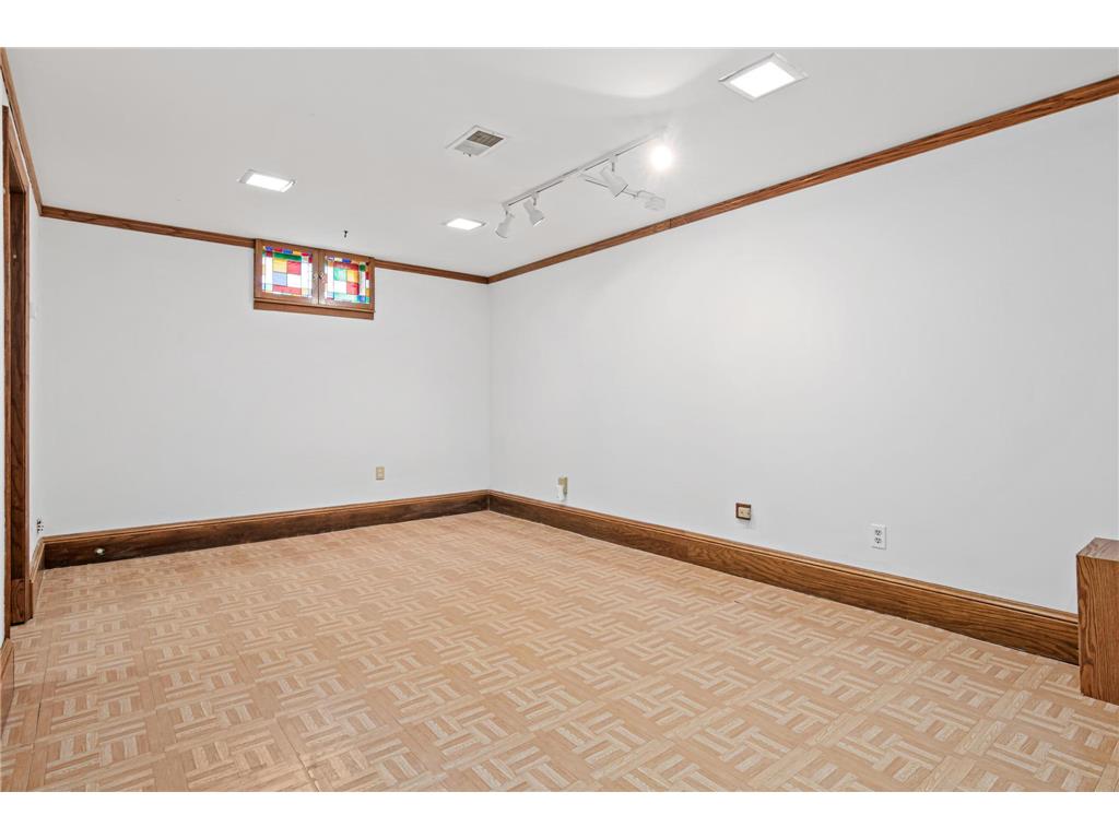 1367 Price Avenue E Maplewood MN 55109 7100800 image20