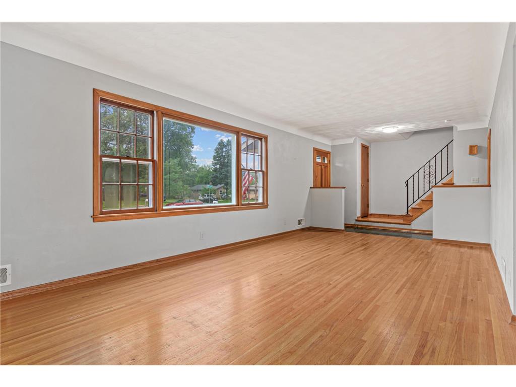 1367 Price Avenue E Maplewood MN 55109 7100800 image5