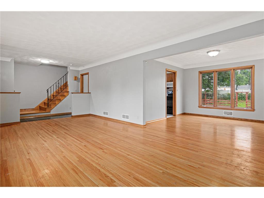 1367 Price Avenue E Maplewood MN 55109 7100800 image6