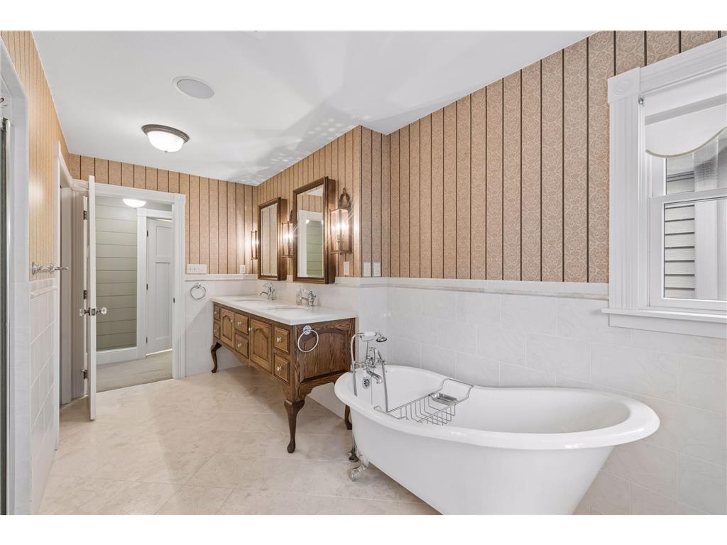 13670 122nd Street Norwood Young America MN 55368 - Barlous 7089675 image32