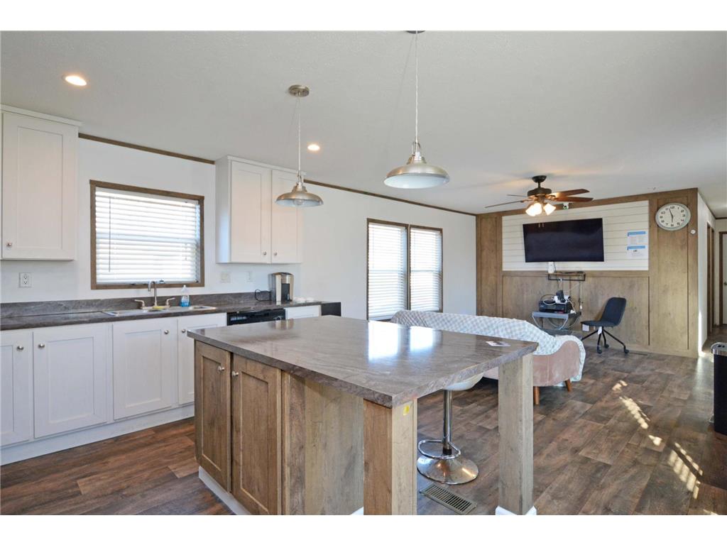 1368 96th Lane NE Blaine MN 55434 6817910 image10