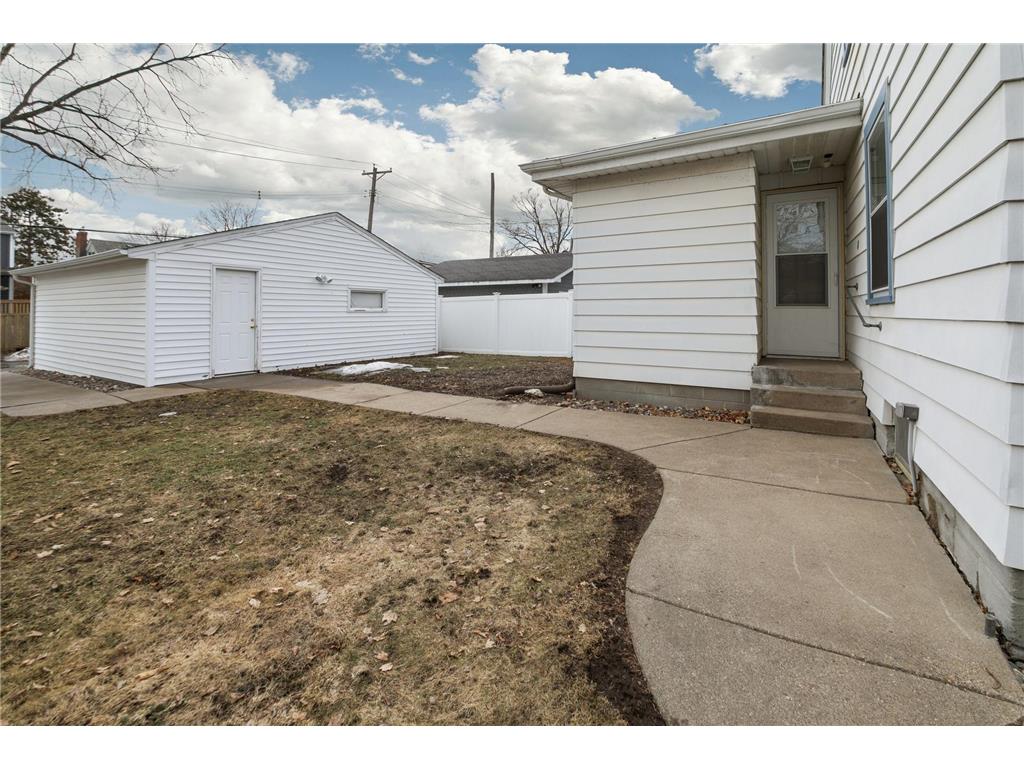 1368 Hartford Avenue Saint Paul MN 55116 7031809 image3