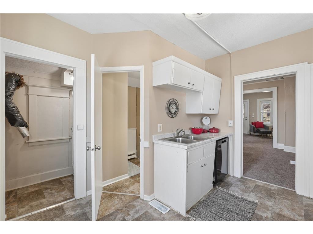 1368 Payne Avenue Saint Paul MN 55130 7071720 image22