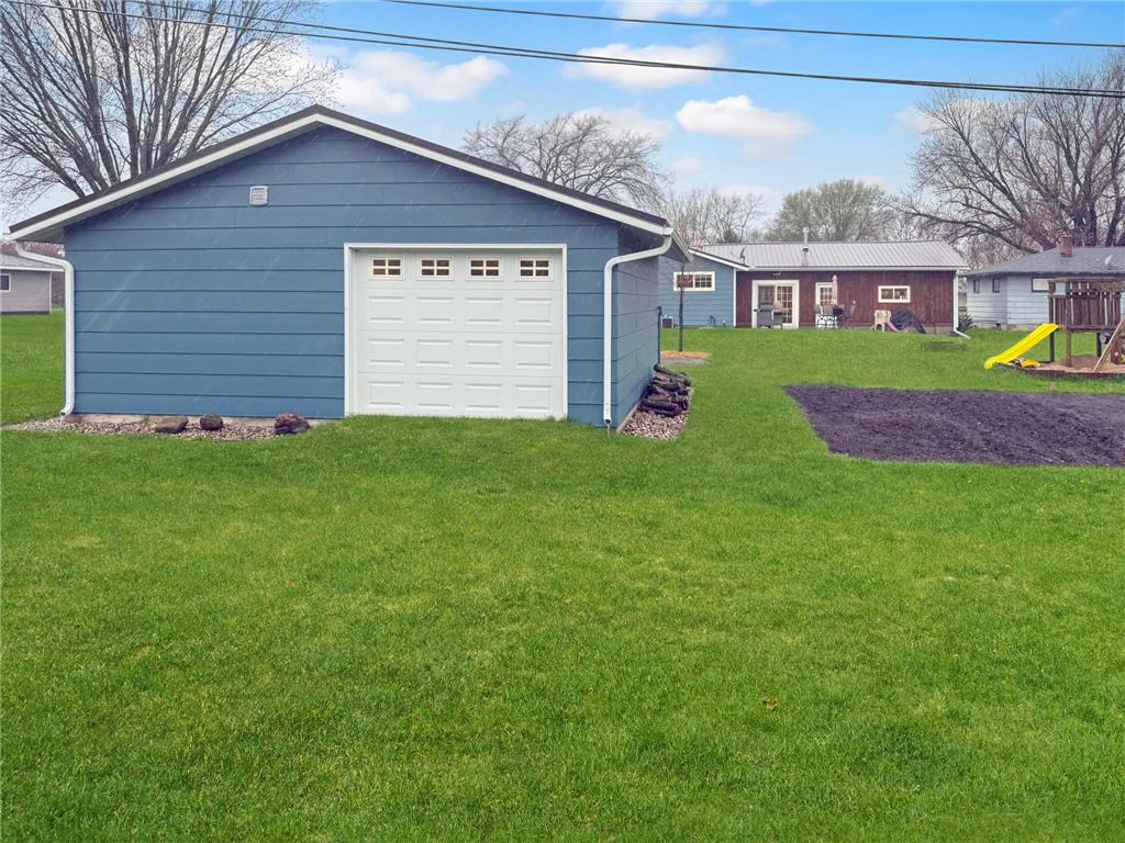 137 W 4th Street S Cottonwood MN 56229 7063497 image2
