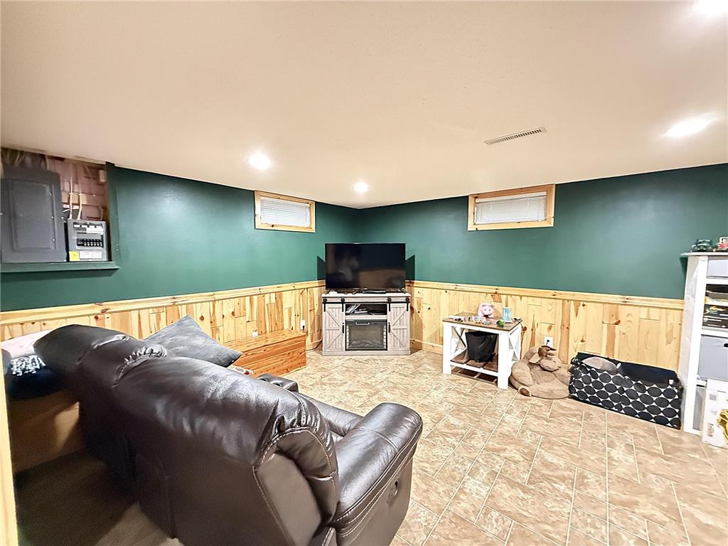137 W 4th Street S Cottonwood MN 56229 7063497 image26