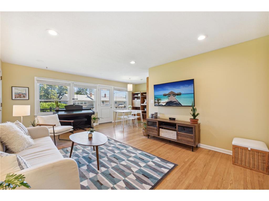 1370 Colonial Drive Roseville MN 55113 6529423 image1