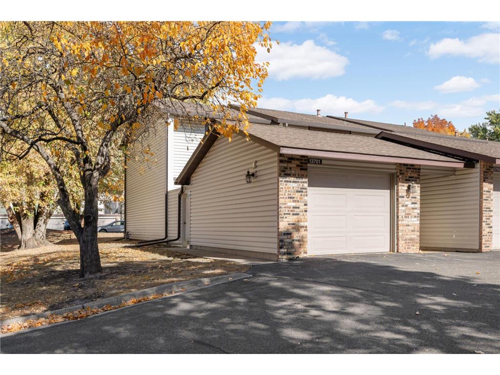 13701 Heather Hills Drive Burnsville MN 55337 6677773 image1