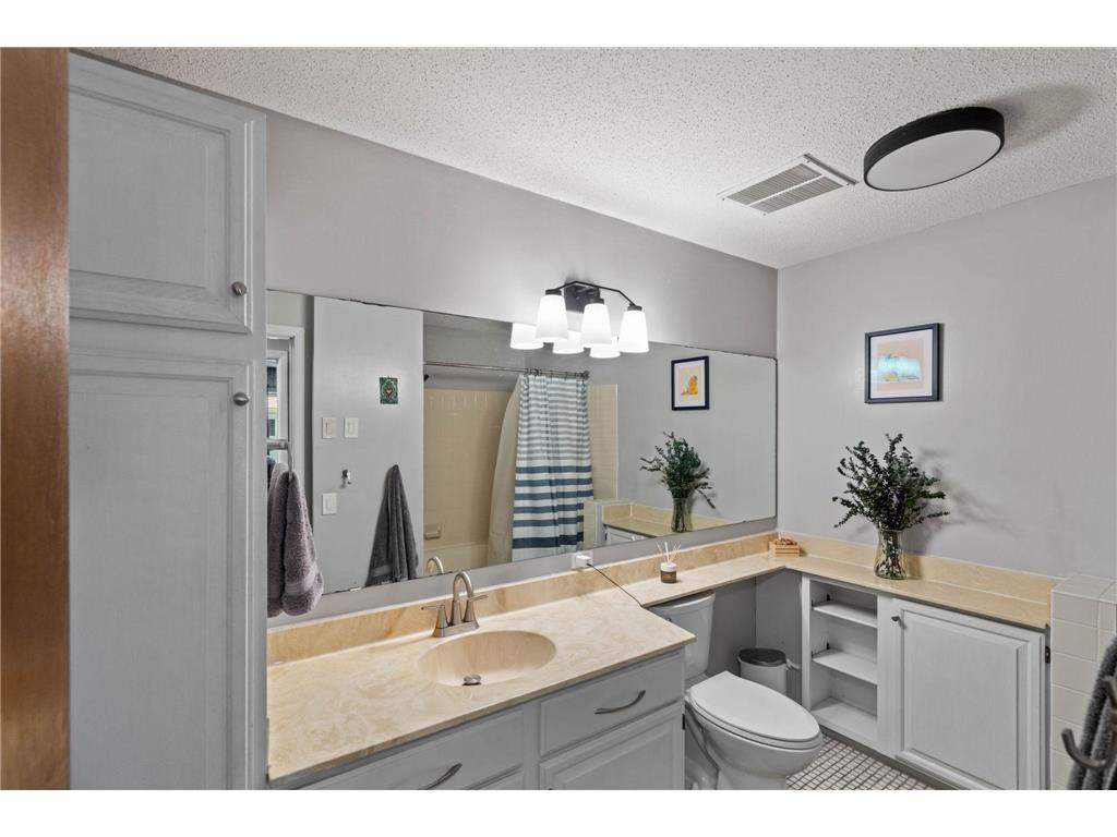 1372 Carling Drive #207 Saint Paul MN 55108 7107786 image23