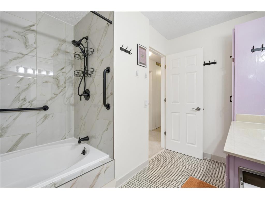 1372 Carling Drive #306 Saint Paul MN 55108 7107931 image28