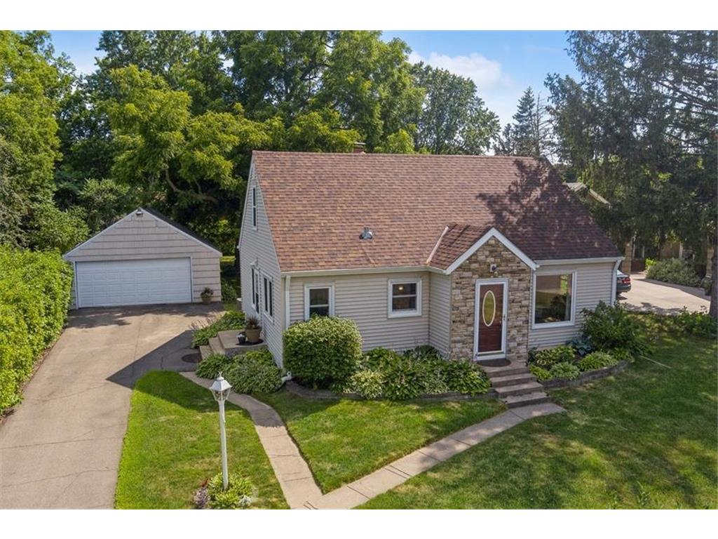 1372 Sandhurst Drive W Roseville MN 55113 6401468 image1