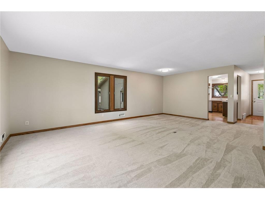 13720 Oakland Drive Burnsville MN 55337 7066374 image11