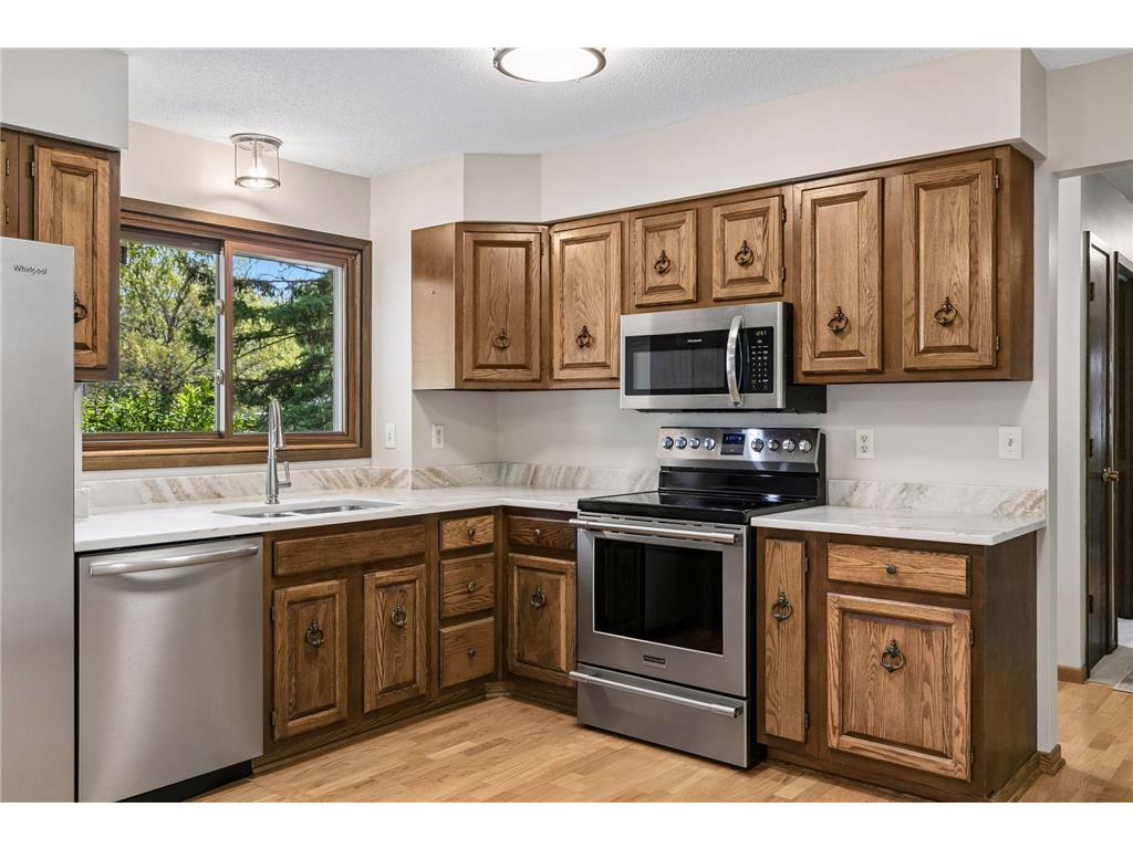 13720 Oakland Drive Burnsville MN 55337 7066374 image14