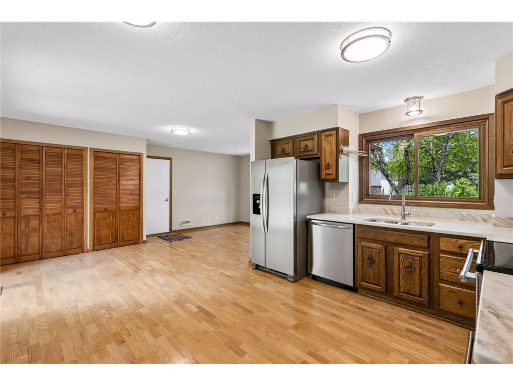 13720 Oakland Drive Burnsville MN 55337 7066374 image17