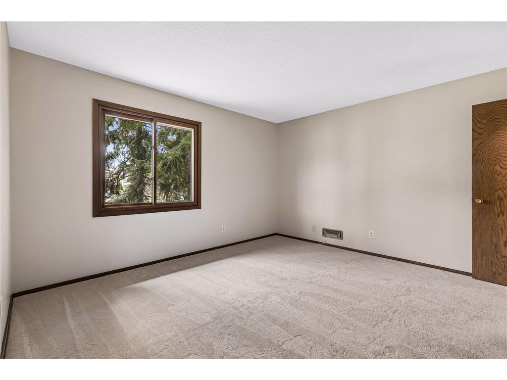 13720 Oakland Drive Burnsville MN 55337 7066374 image23
