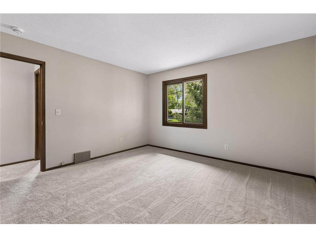 13720 Oakland Drive Burnsville MN 55337 7066374 image25