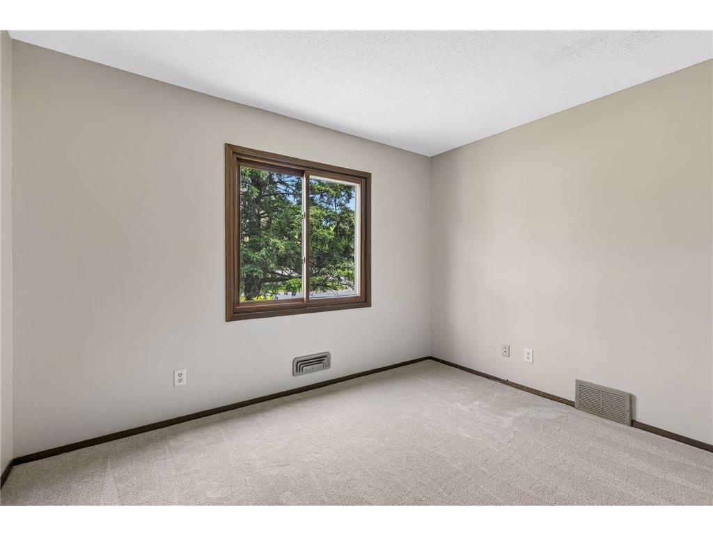 13720 Oakland Drive Burnsville MN 55337 7066374 image27