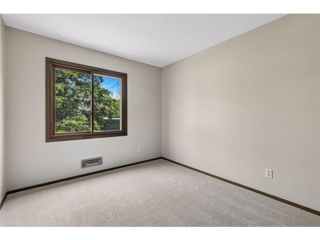 13720 Oakland Drive Burnsville MN 55337 7066374 image29