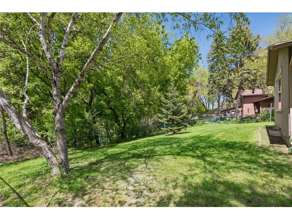 13720 Oakland Drive Burnsville MN 55337 7066374 image39