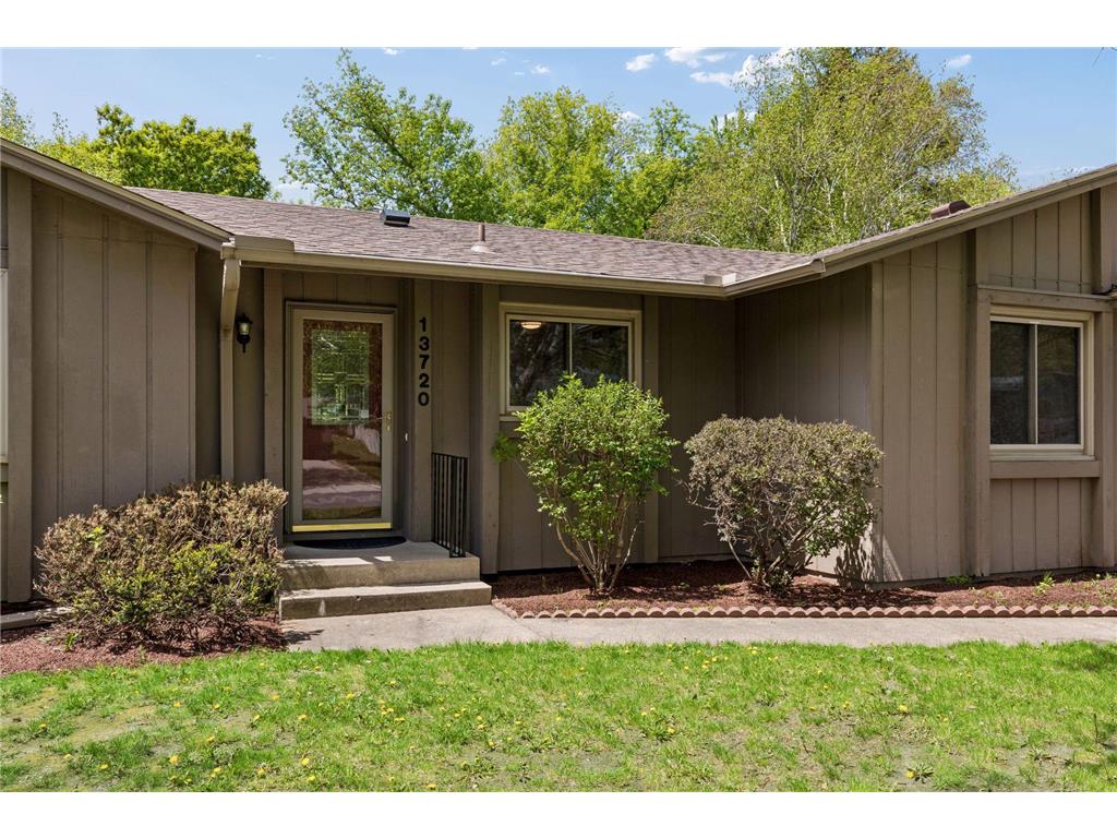 13720 Oakland Drive Burnsville MN 55337 7066374 image4