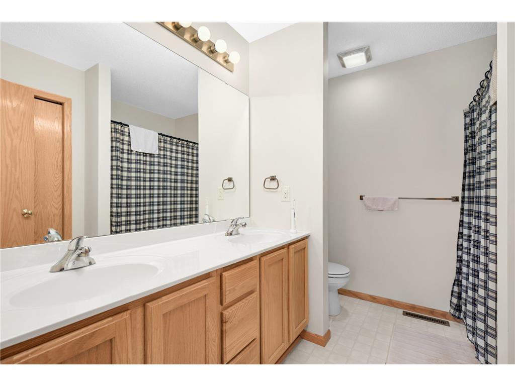 1373 5th Street E Saint Paul MN 55106 6826306 image14