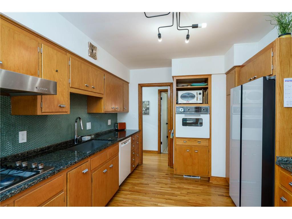 1373 Avon Street N Saint Paul MN 55117 7088739 image11