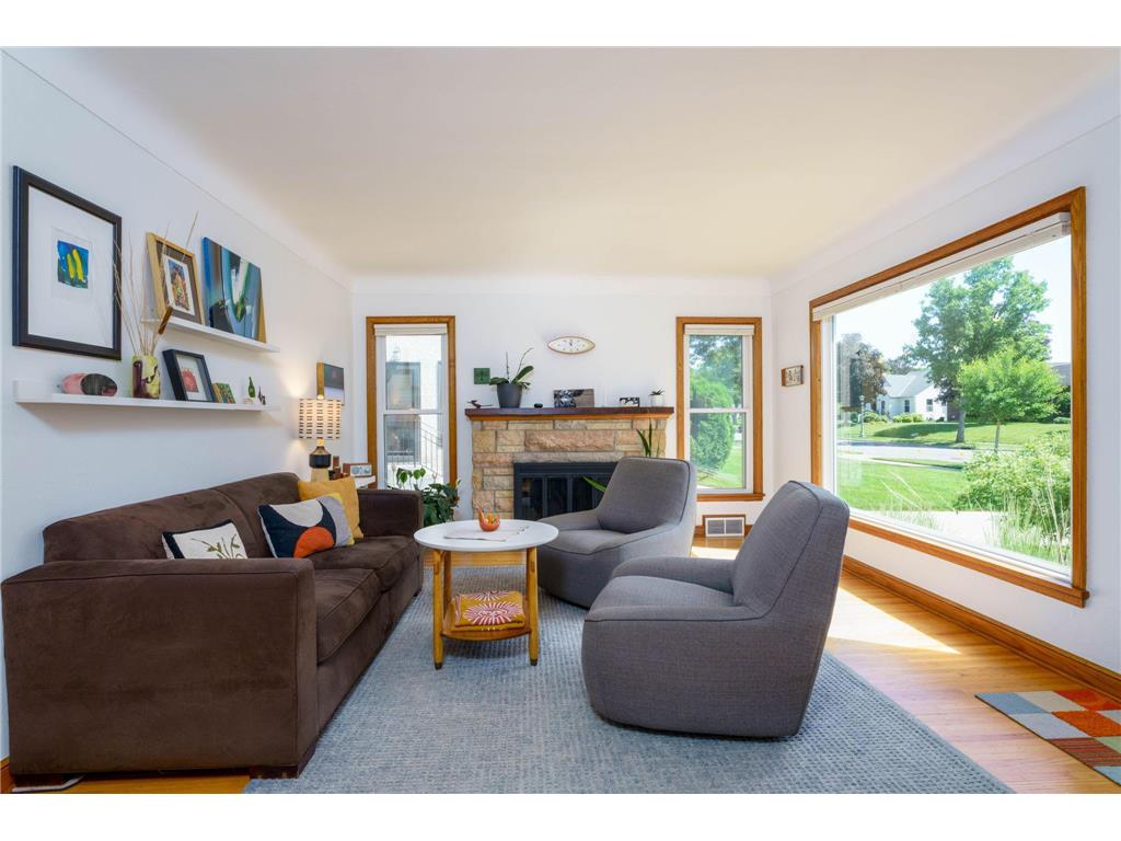 1373 Avon Street N Saint Paul MN 55117 7088739 image2
