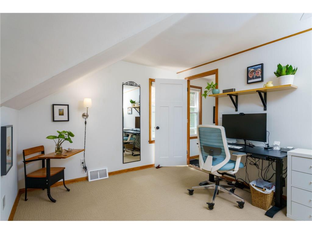1373 Avon Street N Saint Paul MN 55117 7088739 image23
