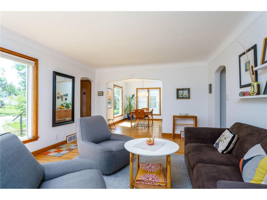 1373 Avon Street N Saint Paul MN 55117 7088739 image5