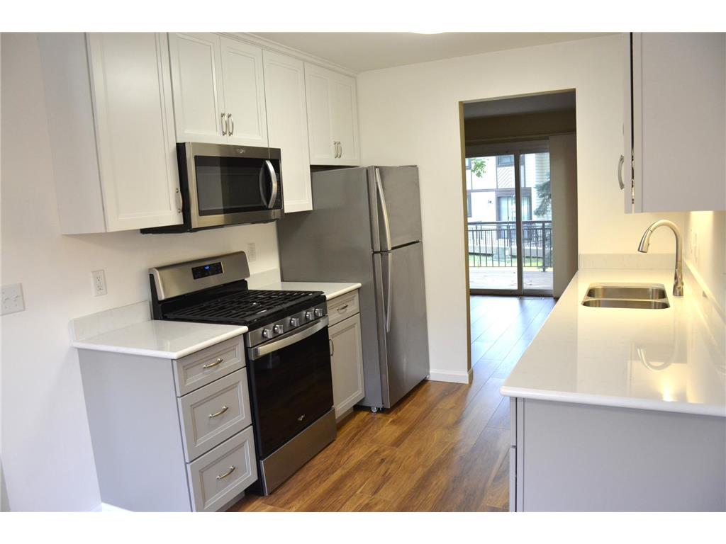 13736 Heather Hills Drive Burnsville MN 55337 6421138 image1