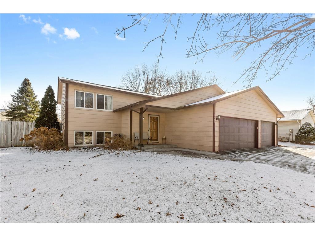 1375 Granite Lane N Oakdale MN 55128 6640011 image1