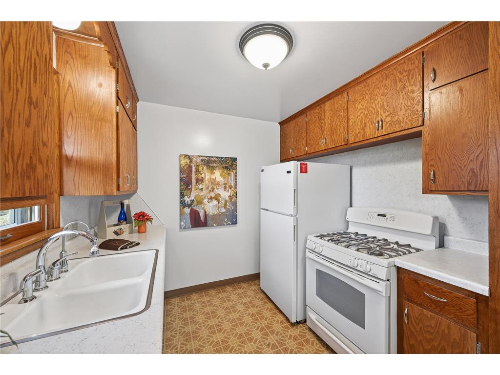 1377 Clarence Street Saint Paul MN 55106 6809452 image10