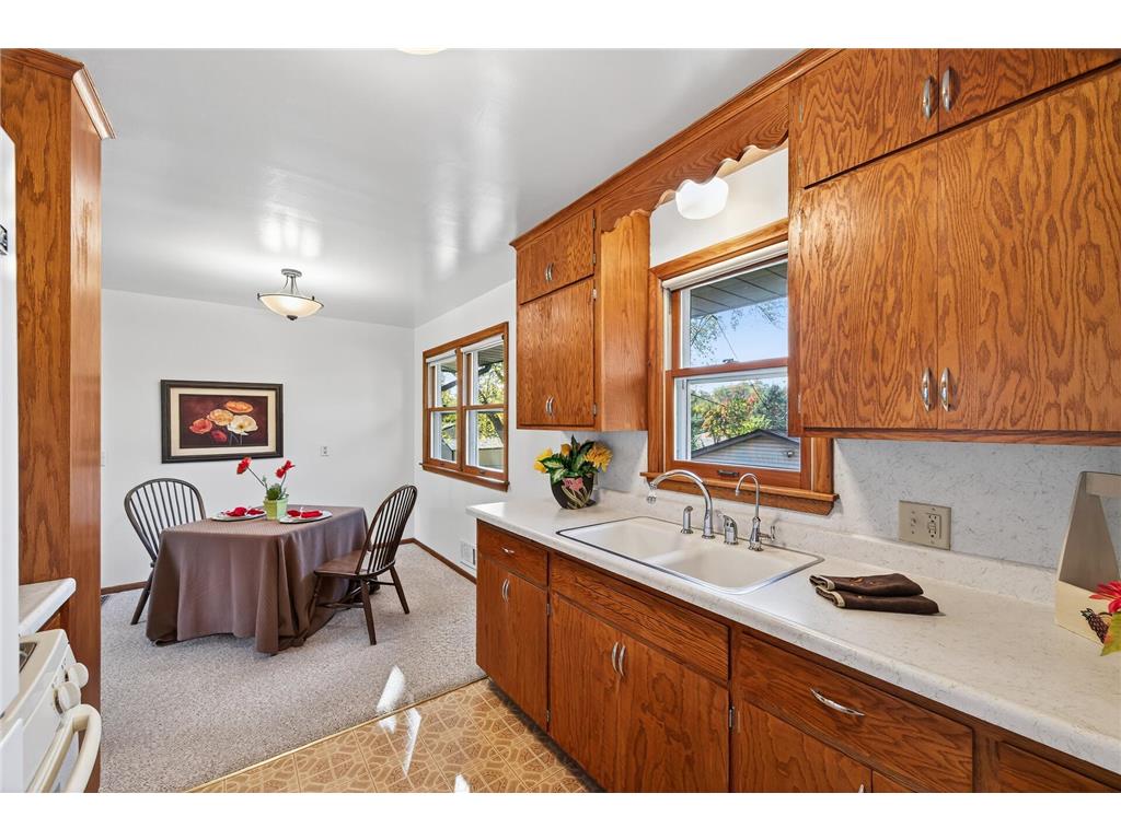 1377 Clarence Street Saint Paul MN 55106 6809452 image11