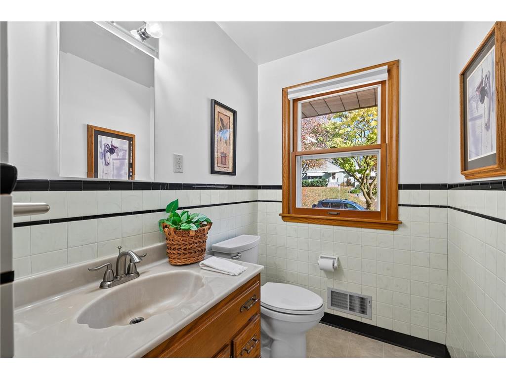 1377 Clarence Street Saint Paul MN 55106 6809452 image13