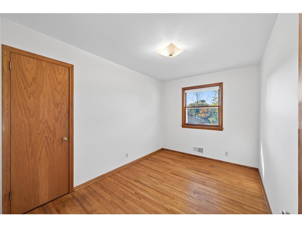 1377 Clarence Street Saint Paul MN 55106 6809452 image15