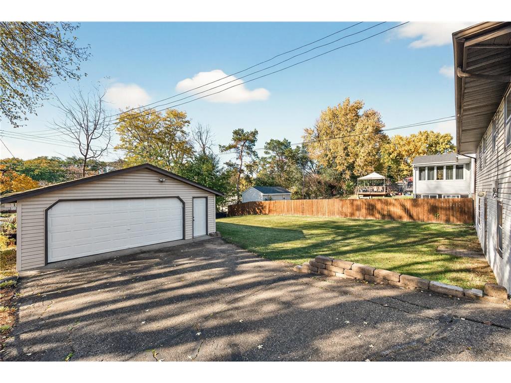 1377 Clarence Street Saint Paul MN 55106 6809452 image24