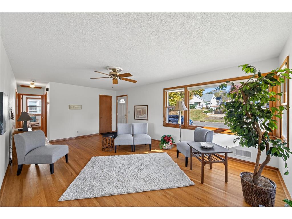 1377 Clarence Street Saint Paul MN 55106 6809452 image5