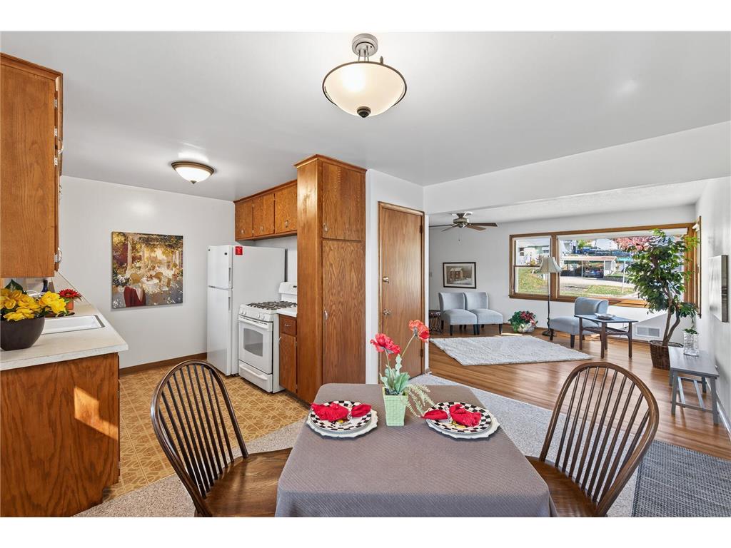 1377 Clarence Street Saint Paul MN 55106 6809452 image8