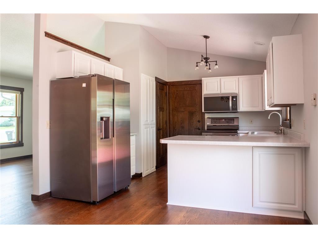 1377 Parkview Drive New Richmond WI 54017 6760594 image1