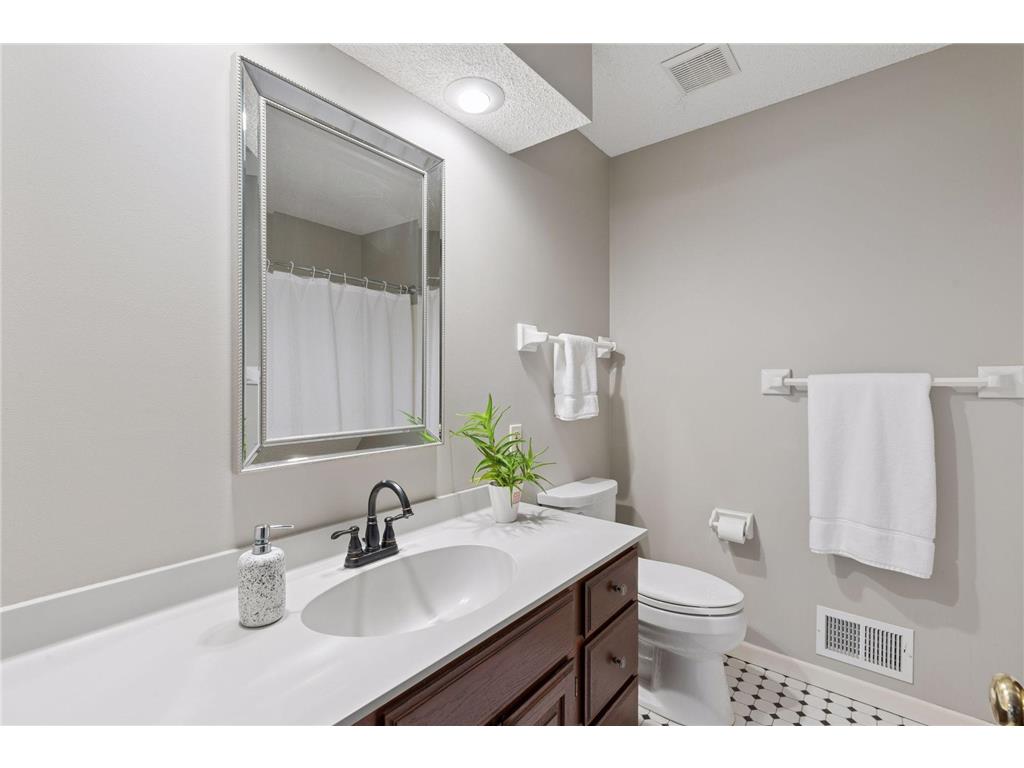 138 White Oaks Lane Vadnais Heights MN 55127 7028534 image30